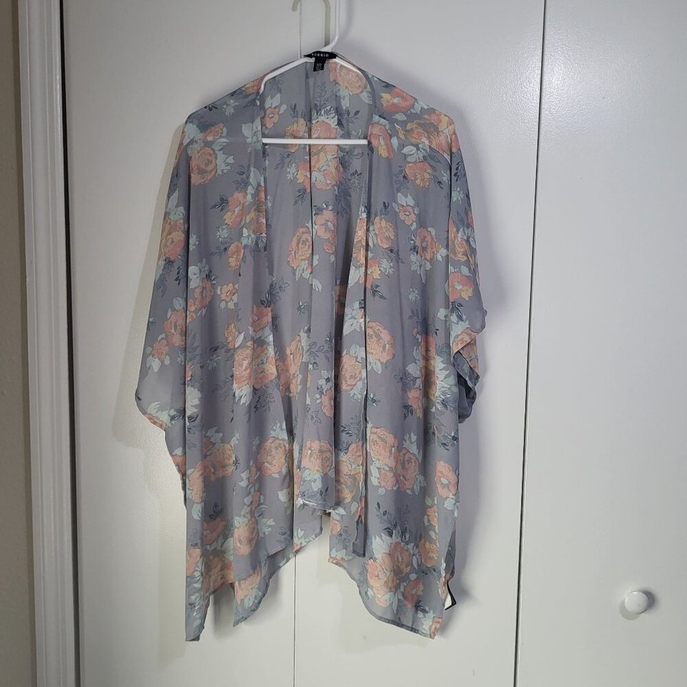 Torrid Womens Floral Kimono Top Blouse Open Front Gray SZ 1/2 Chiffon Dolman